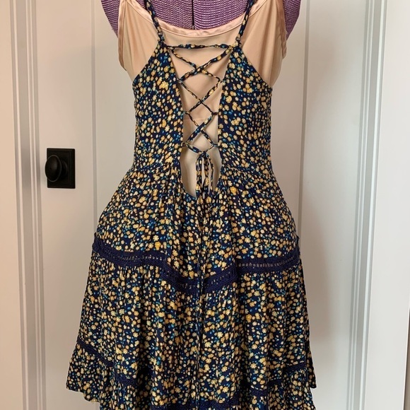 Forever 21  L adjustable straps peplum style boho vintage prairie ditsy print - Picture 3 of 7